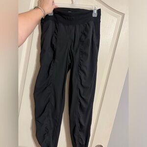 LULULEMON Size 6 joggers